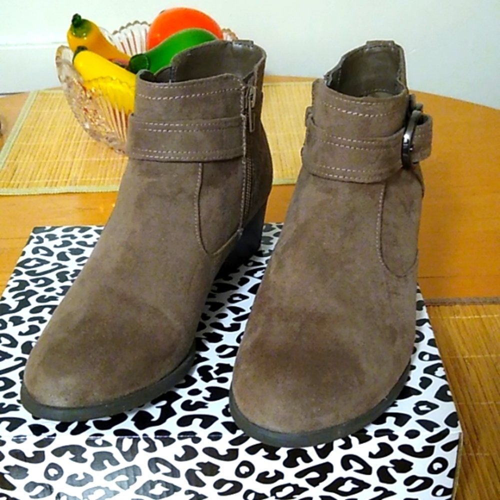 Women's Ankle Side Buckle Suede Boots